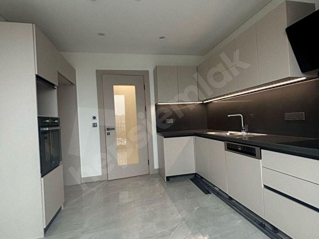 ATAŞEHİR MODERNDE KÖŞE LÜKS GENİŞ 4+1 KİRALIK DAİRE - Görsel 8