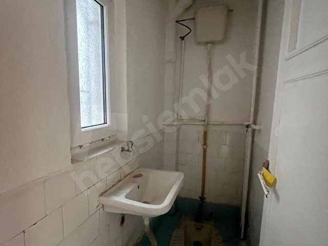 NECATİBEY VE GMK BULVARI KESİŞİMİNDE METROYA YAKIN KİRALIK DAİRE - Görsel 10