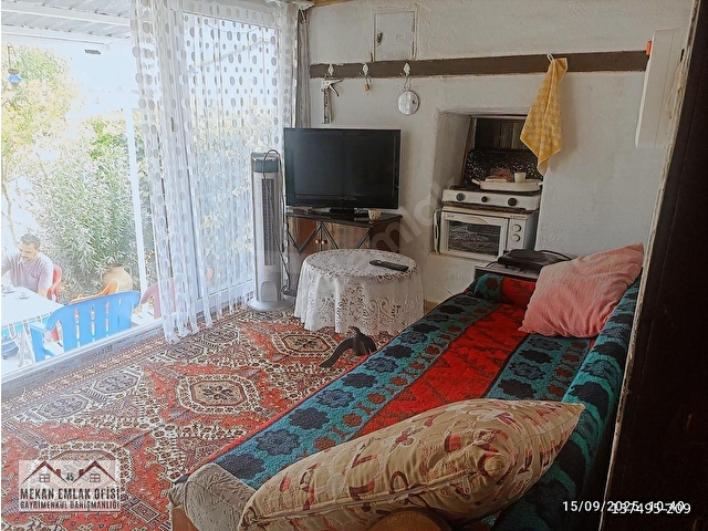 Acile çektik- Bahadır Mh. 2300m² evi deposu olan imarlı arsa