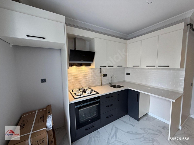ACIBADEM YAPRAK SOKAKTA, SIFIR BİNADA, KAT MÜLKİYET İSKANLI, ÖN CEPHE, 3+1 SATILIK - Görsel 19
