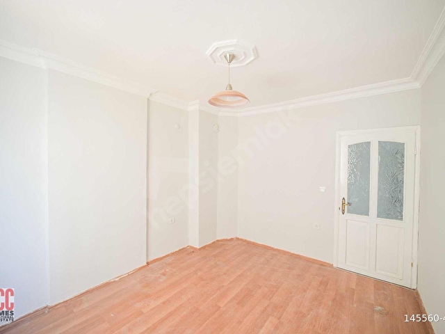 Atatürk Bulvarı Üzerinde Ara Kat Kiralık 2+1 Daire - Görsel 6
