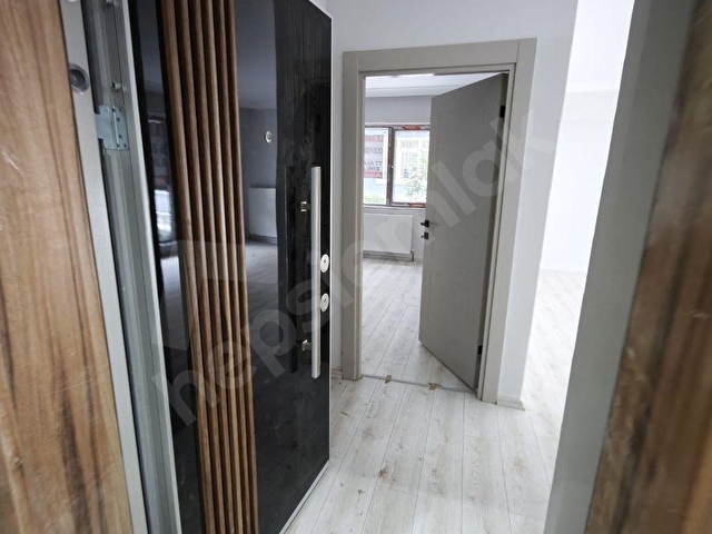 GÜLERYÜZ SOKAK.TA YENİ BİNADA  GİRİŞ KAT 1+1 SATILIK DAİRE - Görsel 8