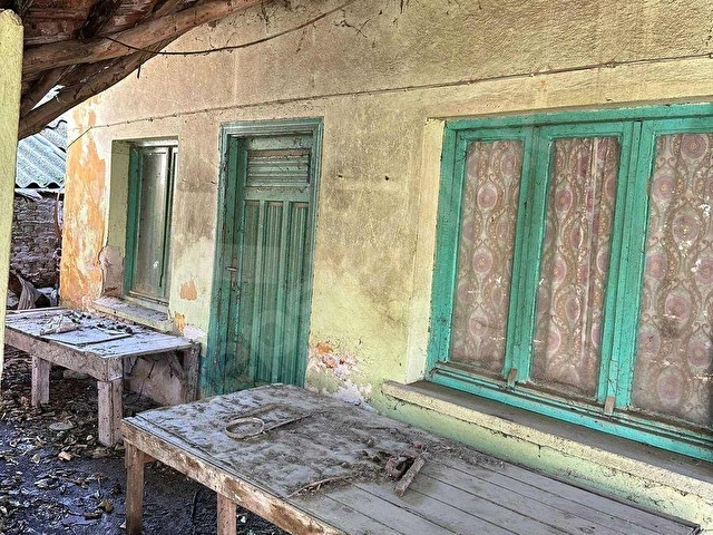 Satılık bahçeli köy evi