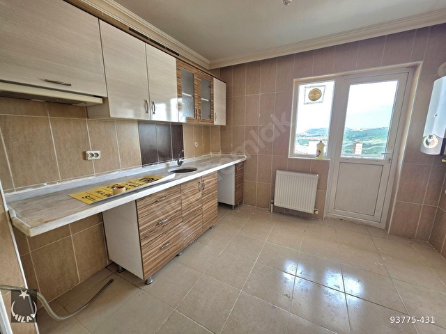 HİLALDEN K.KAYAŞTA CADDE ÜZERİNDE,OKUL DİBİ ASANSÖRLÜ 3+1 DAİRE