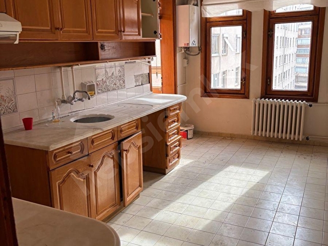 FERİTPAŞA MAHALLESİ KERKÜK CADDESİNDE 4+1 ARA KAT KİRALIK DAİRE - Görsel 13