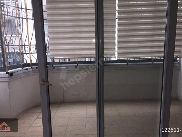 BEYAZEVLERDE 4+1 SATILIK DAİRE DÜŞÜK KATLI HASARSIZ - Görsel 3