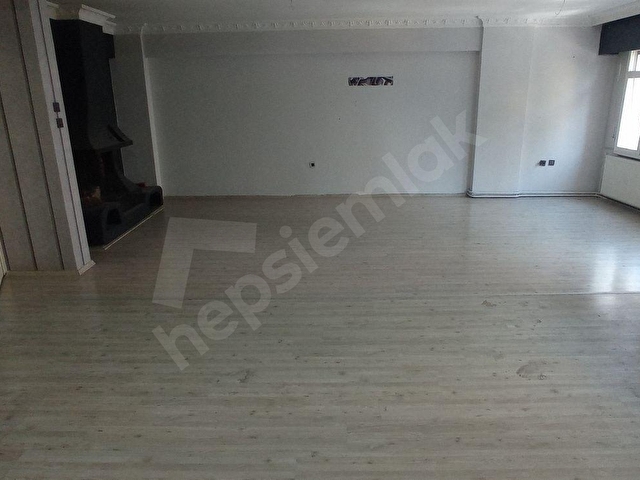 Güzelyalı merkezde cadde üstü köşe şömineli klasik temiz 4 + 1 - Görsel 4