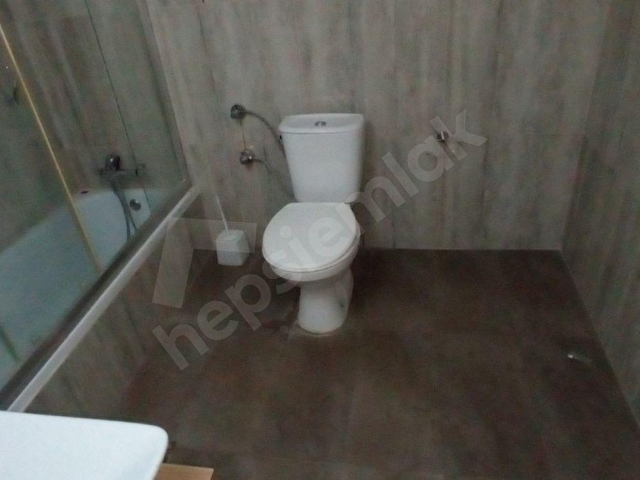 Güzelyalı merkezde cadde üstü köşe şömineli klasik temiz 4 + 1 - Görsel 18