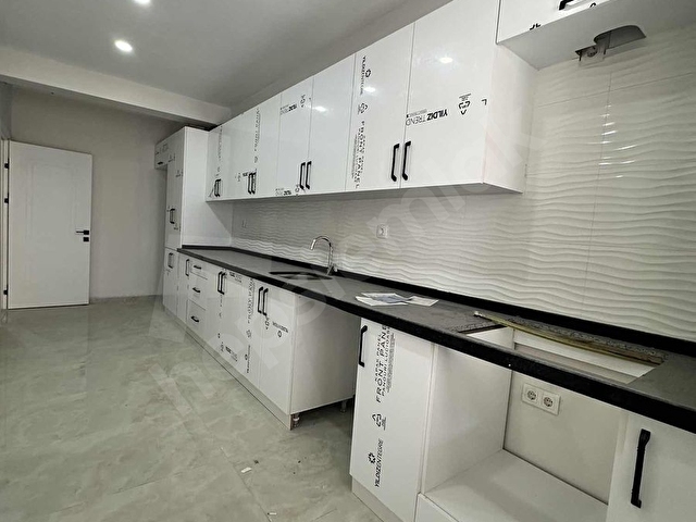 BAHÇELİEVLER DEVLET HASTANESİNE YAKIN 0 BİNA 2+1 85 M2 GENİŞ LÜX - Görsel 2
