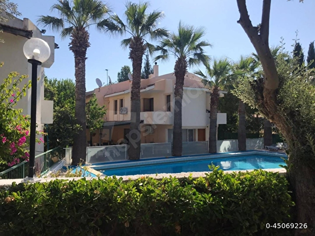 Çeşme Tatil Sitesinde  Kırmızı Dönemde Satılık Devremülk - Görsel 25