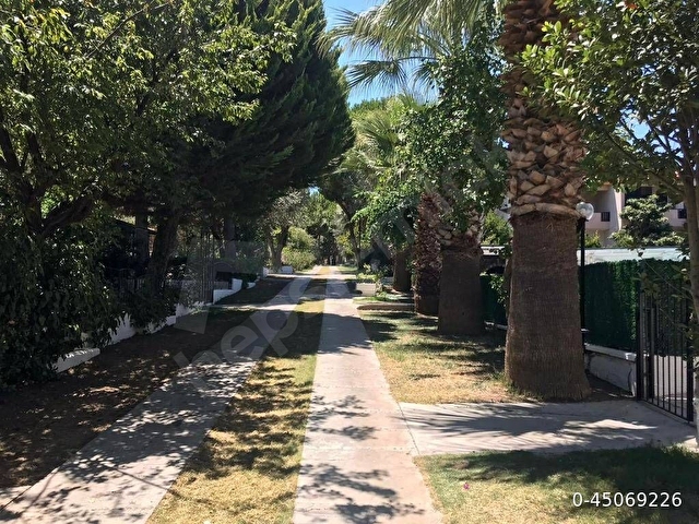 Çeşme Tatil Sitesinde  Kırmızı Dönemde Satılık Devremülk - Görsel 19