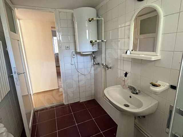Balçova Korutürk Mah. Cadde Üstü Asansörlü Otoparklı Kiralık 2+1 Daire - Görsel 10