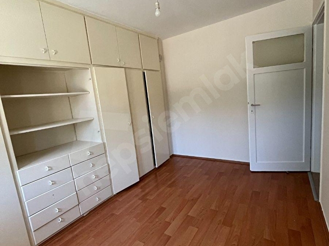 Balçova Korutürk Mah. Cadde Üstü Asansörlü Otoparklı Kiralık 2+1 Daire - Görsel 12