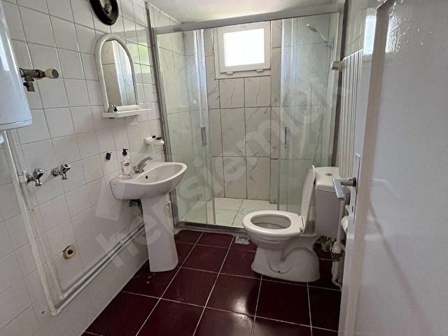 Balçova Korutürk Mah. Cadde Üstü Asansörlü Otoparklı Kiralık 2+1 Daire - Görsel 9