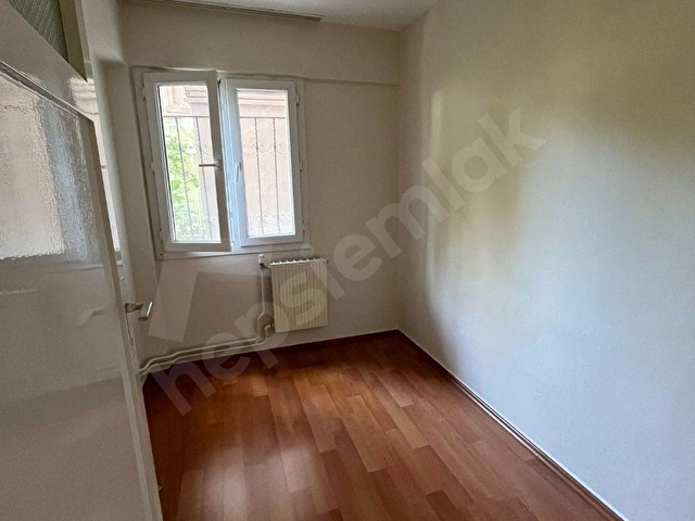 Balçova Korutürk Mah. Cadde Üstü Asansörlü Otoparklı Kiralık 2+1 Daire - Görsel 6