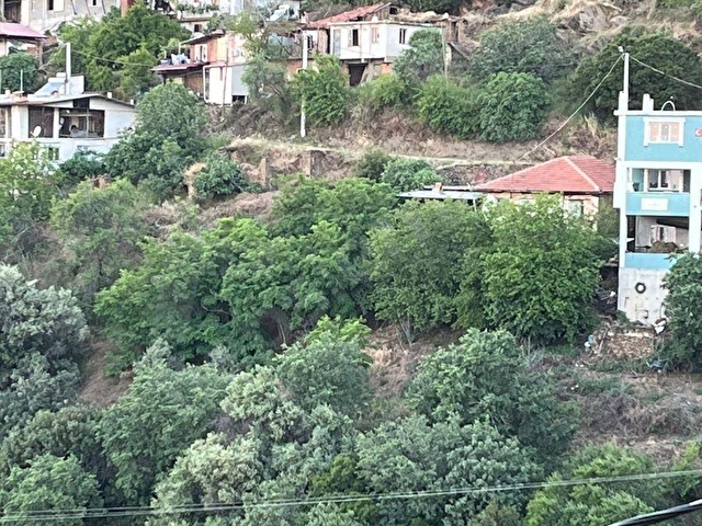 AYDIN NAZİLLİ SAMAİLLİ MAHALLESİNDE SATILIK KÂRGİR EV VE ARAZİ - Görsel 3