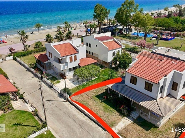 DENİZE 40 METRE MESAFEDE DENİZ MANZARALI BAHÇELİ 3+1 VİLLA!