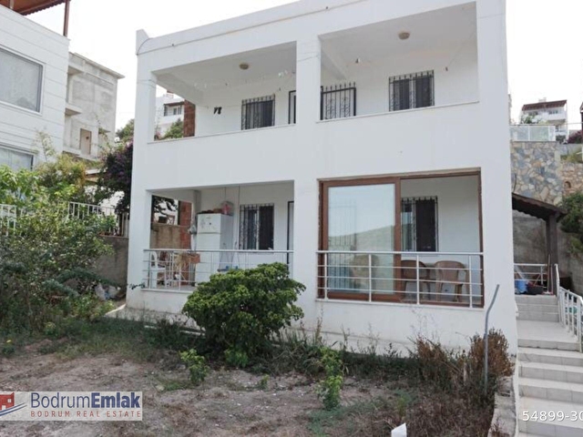 Bogazici Nde Deniz Manzarali Satilik Mustakil Tripleks Villa 54899 3082 Hurriyet Emlak
