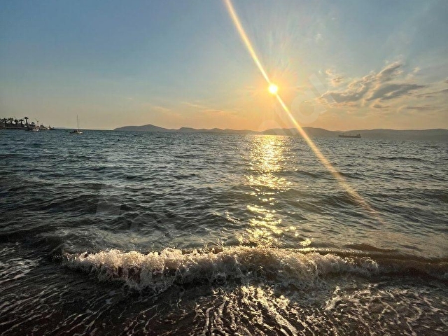 MUĞLA/MİLAS/GÜLLÜK MERKEZDE HALK PLAJINA YÜRÜME MESAFESİNDE DÜZ AYAK 2+1KİRALIK MOBİLYALI DAİRE! - Görsel 19