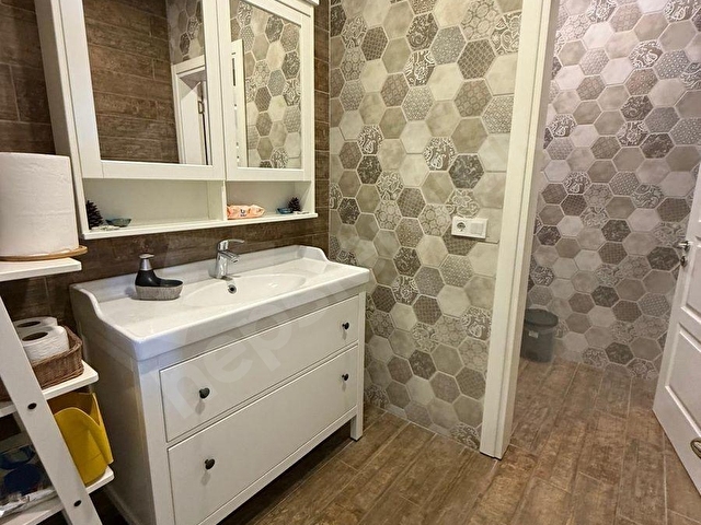 Soğucakta Deniz Manzaralı Özel Havuzlu 8+1 Lüks Villa - Görsel 24
