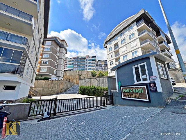 ALANYA ÇIPLAKLIDA SATILIK 3+1 SİTE İÇİ HAVUZLU GENİŞ LÜKS DAİRE