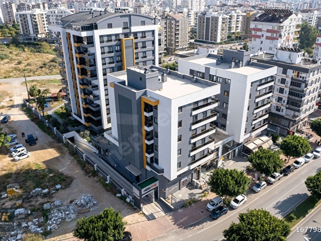 Uncalıda Havuzlu Güvenlikli Site İçi 3+1 Satılık Ara Kat Daire