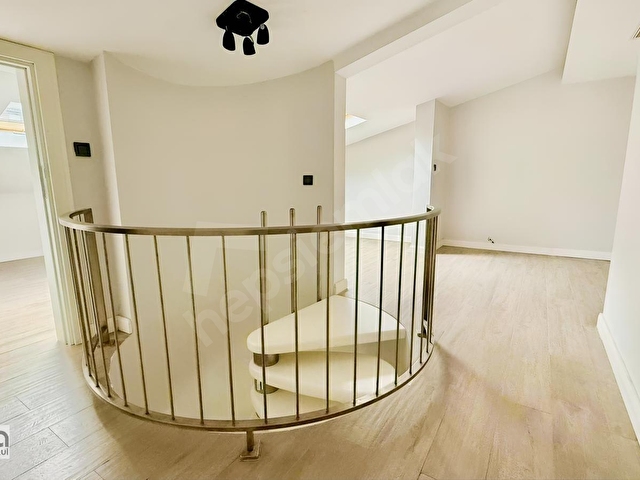 Narlıdere Yenikalede Kiralık 2+2 Özel Tasarım Dubleks - Görsel 16
