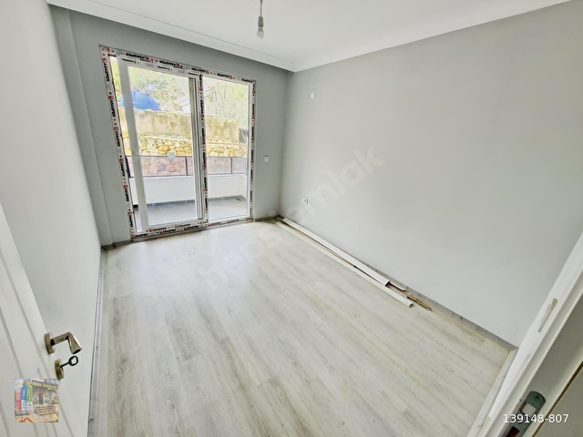 ÇAM SOKAKTA UYGUN FİYATLI HESAPLI 3+1 MÜKEMMEL DAİRE - Görsel 12