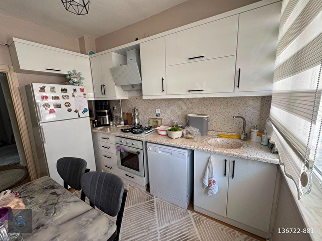EREN EMLAKTAN VALİDE SULTAN MAHALLESİNDE 3+1 İÇİ KOMPLE YAPILI SATILIK FIRSAT DAİRE - Görsel 4