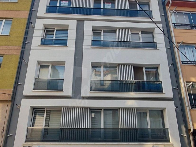 KIRMIZI TOPRAK MAH. MÜKEMMEL LOKASYONDA YENİ 1+1 KİRALIK DAİRE