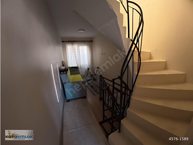 Çarşı İçerisinde 3 Katlı Rum Evi - Görsel 10