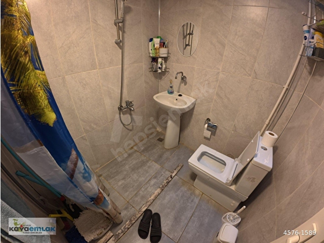 Çarşı İçerisinde 3 Katlı Rum Evi - Görsel 4