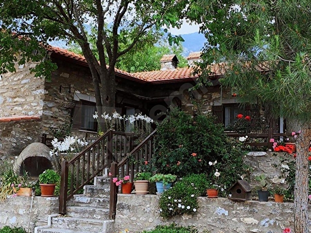 ESKI RUM KÖYÜNDE TEK TAPUDA BAKIMLI 2 TAŞ EV - Görsel 19