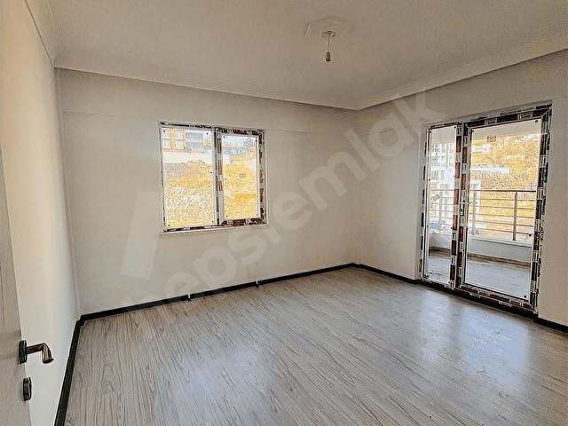 BAŞPINAR MİLLET BAHCESİNİN YANIN DA SATILIK 3/1 DAİRE FUL YAPILI - Görsel 12
