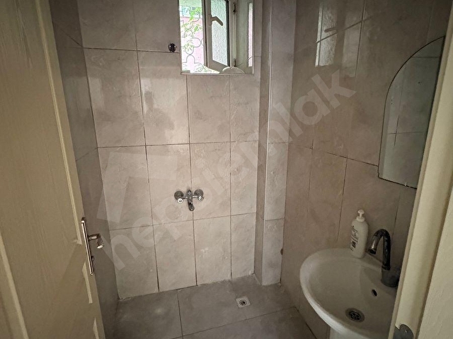 AZAK SOKAKTA KOLEJ GİRİŞİNDE BAHÇE KATI 2+1 KOMBİLİ DAİRE. - Görsel 10