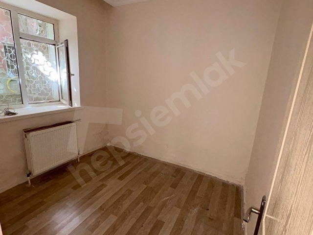 AZAK SOKAKTA KOLEJ GİRİŞİNDE BAHÇE KATI 2+1 KOMBİLİ DAİRE. - Görsel 17