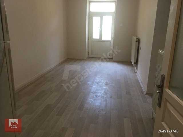 AZAK SOKAKTA KOLEJ GİRİŞİNDE BAHÇE KATI 2+1 KOMBİLİ DAİRE. - Görsel 3