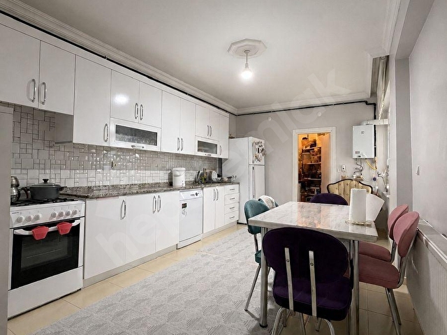 ÇÖMLEKÇİ MAHALLESİ GÜBE SİTESİNDE SATILIK 3+1 GENİŞ KİLERLİ DAİRE - Görsel 2