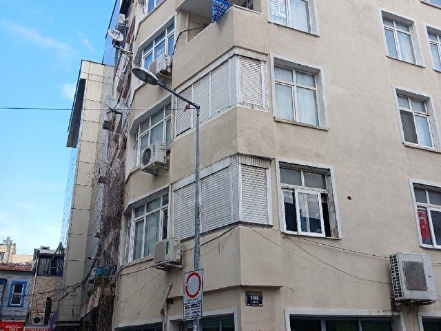 Alsancak gar yakını köşe ferah