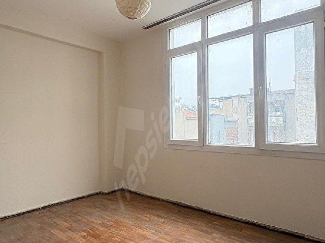 Alsancak gar yakını köşe ferah - Görsel 14