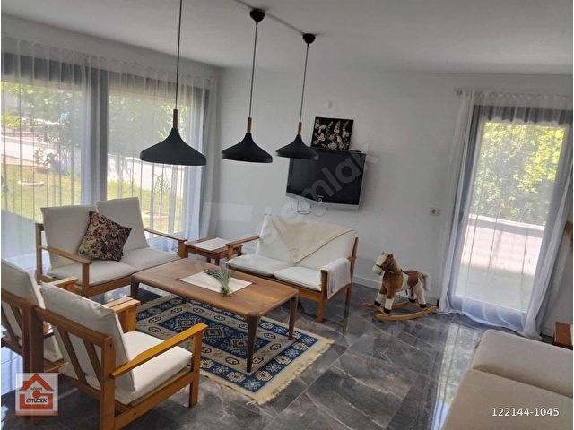AKÇAY KÖŞEMDEN DENİZ ÖNÜNDE 1+1 YAZ DÖNEMİ KİRALIK BAHÇELİ DAİRE - Görsel 21