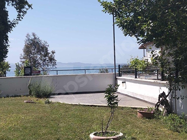 AKÇAY KÖŞEMDEN DENİZ ÖNÜNDE 1+1 YAZ DÖNEMİ KİRALIK BAHÇELİ DAİRE - Görsel 2