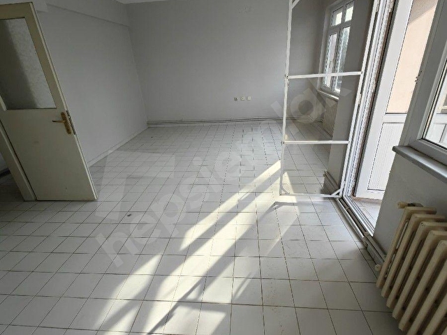 SATILIK DAİRE ARA KAT KURTULUŞTA TOPRAK EMLAKTAN - Görsel 8