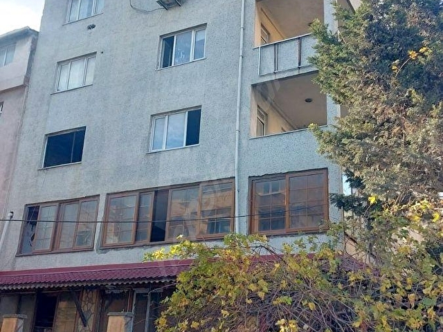 AMBARLI LİMANI YANINDA HER İŞE UYGUN KOMPLE KİRALIK BİNA ..