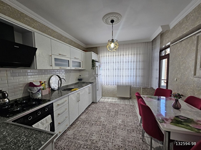 ÇATI EMLAKTAN SATILIK FULL YAPILI DAİRE 7 YILLIK - Görsel 8