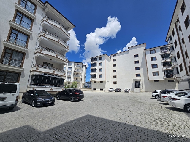 ÇATI EMLAKTAN SATILIK FULL YAPILI DAİRE 7 YILLIK - Görsel 21