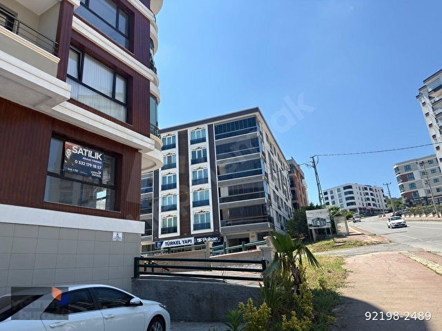 YUNUS EVLER ÇINAR PROJESİNDE MODERN MİMARİLİ SALON MUTFAK AYRI EBEVEYN BANYOLU 1+1 - Görsel 9