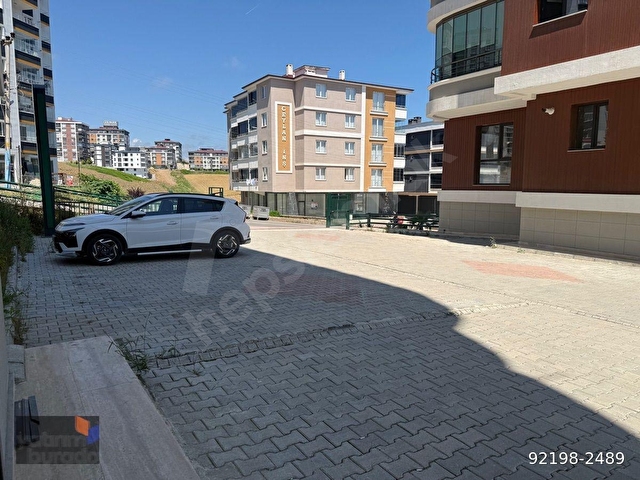 YUNUS EVLER ÇINAR PROJESİNDE MODERN MİMARİLİ SALON MUTFAK AYRI EBEVEYN BANYOLU 1+1 - Görsel 13