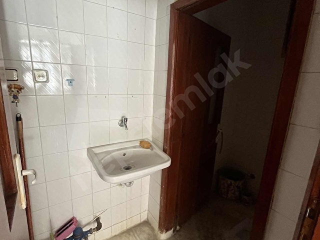 30 metrelik YOL ÜSTÜ NAKKAŞ M.SATILIK 3+1 DAİRE - Görsel 11