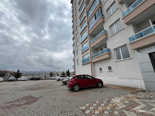 BİRLİKTEN SİTE İÇERİSİNDE KİLERLİ-EBEVEYN BANYOLU 3+1 FIRSAT D - Görsel 12